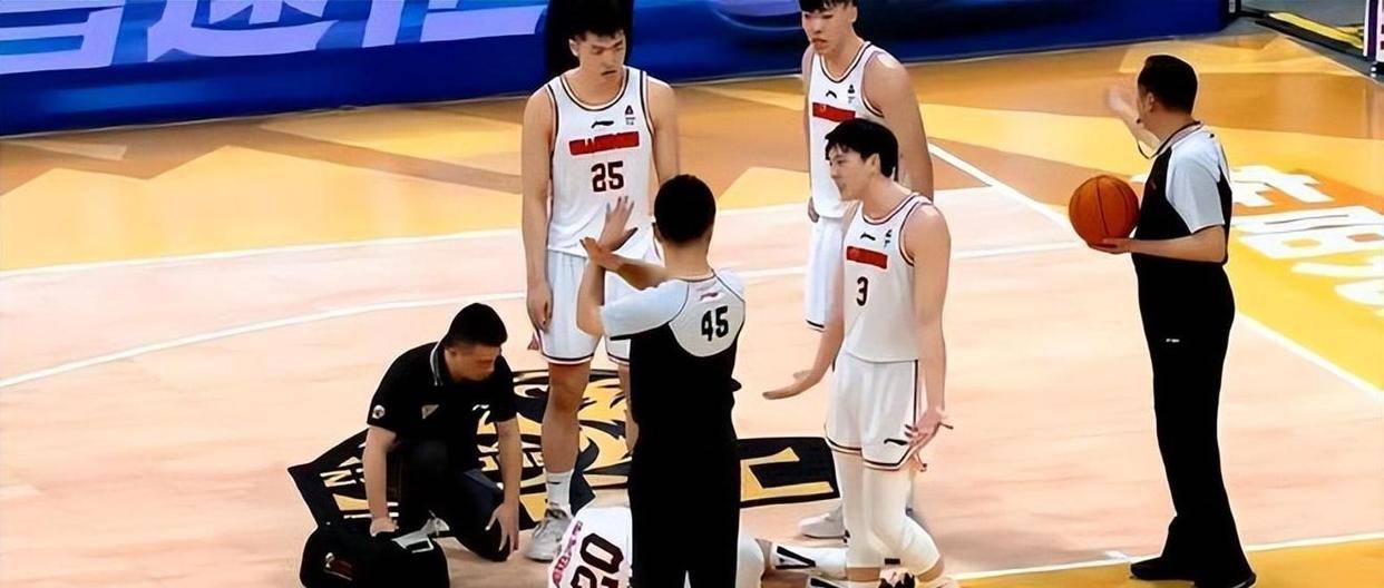 运动员合作:双人配合战术的精彩展现的简单介绍 运动员合作:双人配合战术的精彩展现的简单介绍