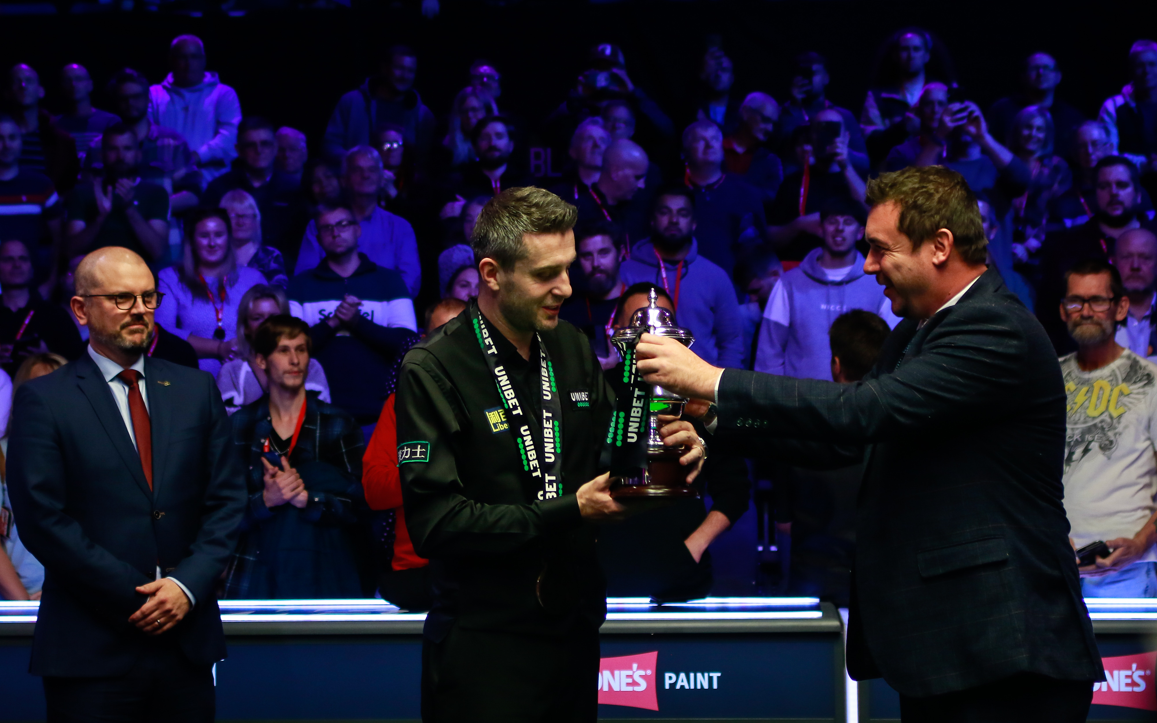 包含【冠军历程】马克·塞尔比:从低谷到世界顶尖的心路导航的词条 包含【冠军历程】马克·塞尔比:从低谷到世界顶尖的心路导航的词条