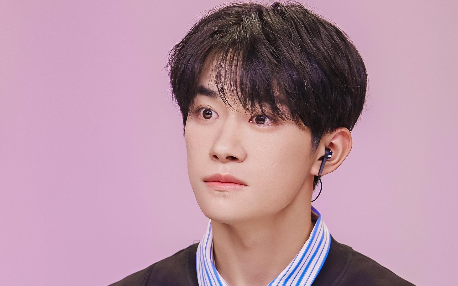 开云体育网页版入口-_场边花絮：明星嘉宾助阵现场热情高涨_，明星拍戏现场花絮视频