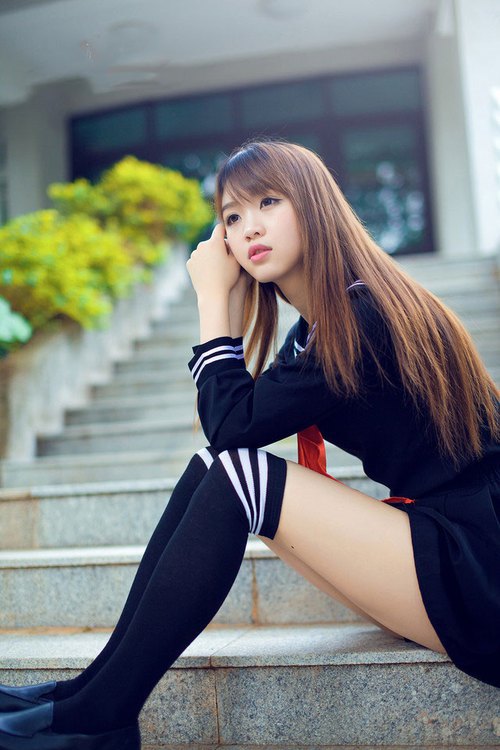 曼城大胜一仗，四强之途漫漫金光灿烂，曼城4连冠